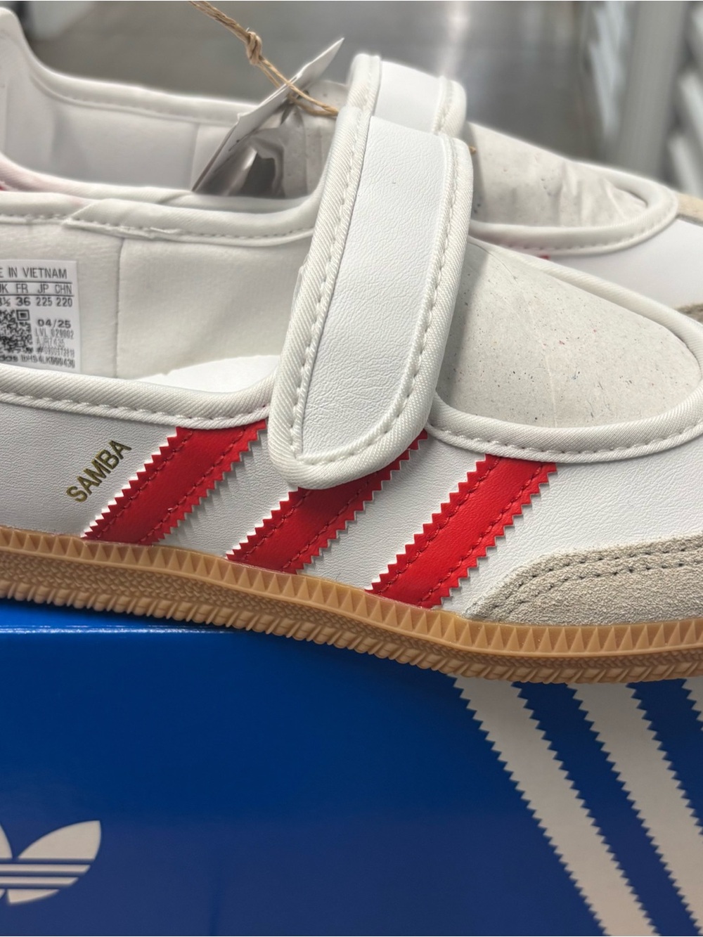 NIB Adidas Samba Mary Jane Sneaker in White and Red Sz 4y=5.5 Women - Picture 4 of 5